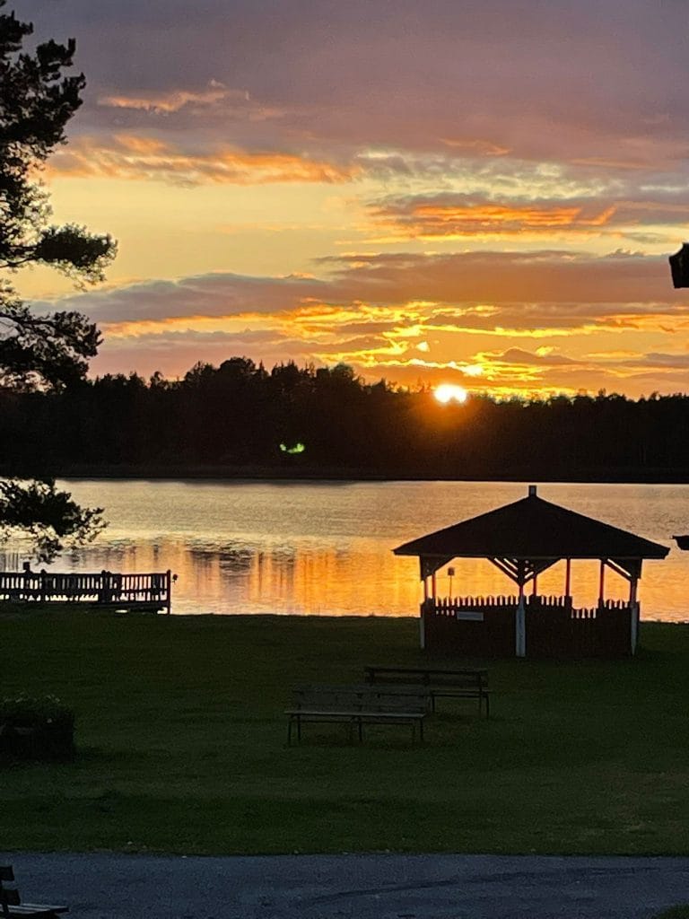 Kaisa ja timo alkoivat pyörittää kylmiltään hangan lavaa palkkoja ei päästy nostamaan | tanssiin Fi