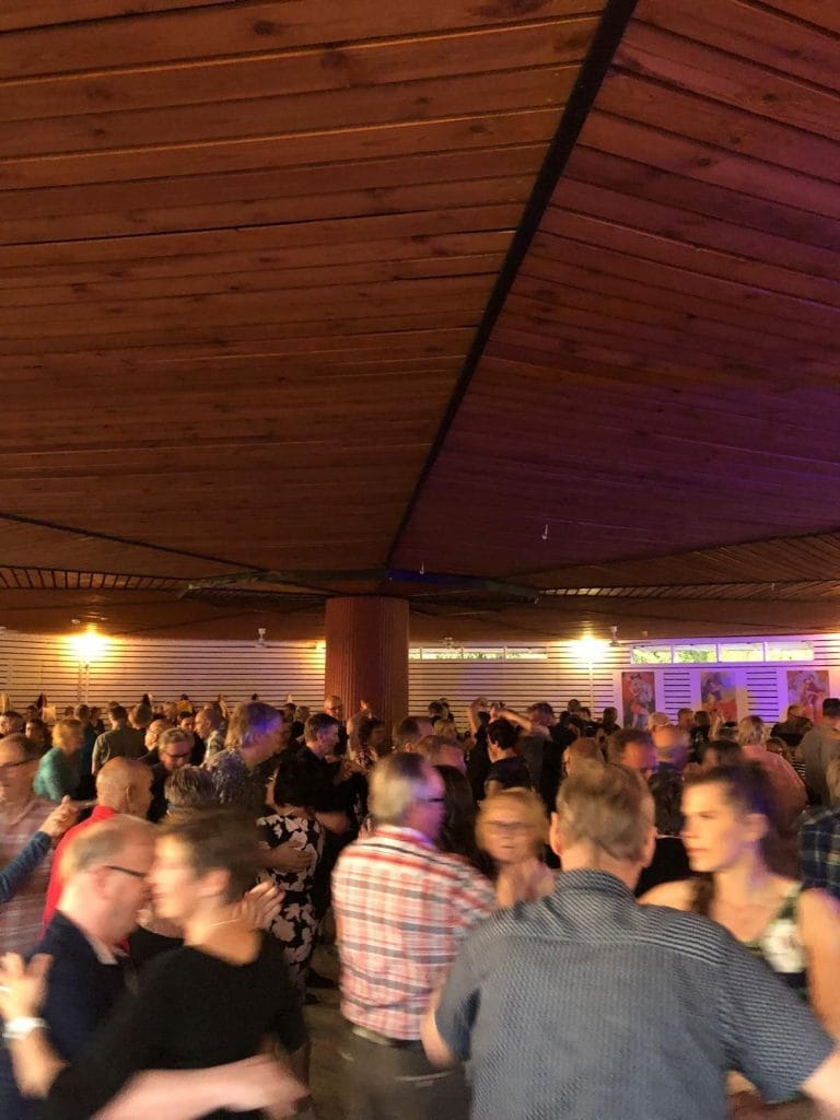 Kaisa ja timo alkoivat pyörittää kylmiltään hangan lavaa palkkoja ei päästy nostamaan | tanssiin Fi