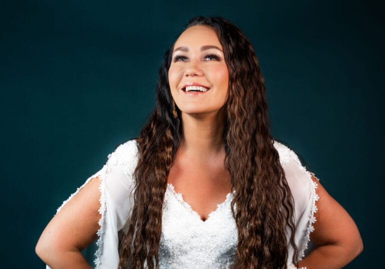 Saija_Tuupanen23kp_c_Mira_Tiinanen-1280x1920