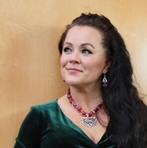 Heidi Pakarinen koru 2024