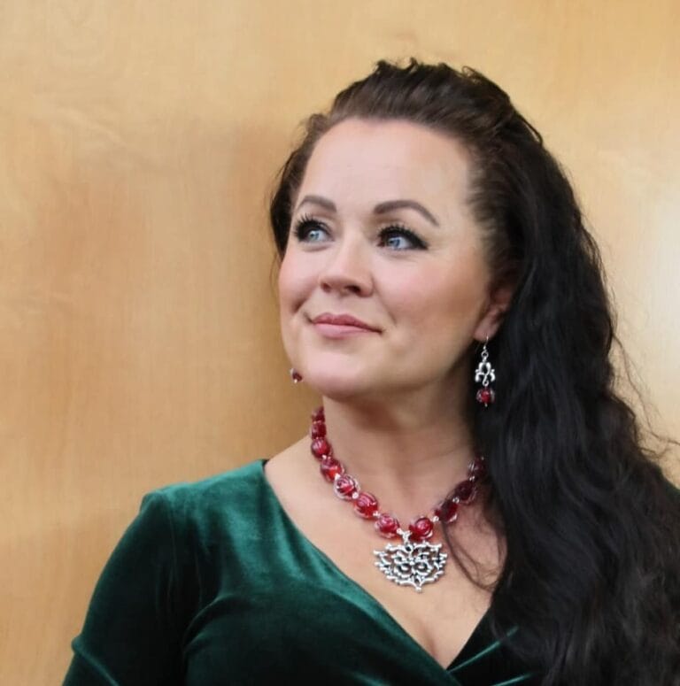 Heidi Pakarinen koru 2024