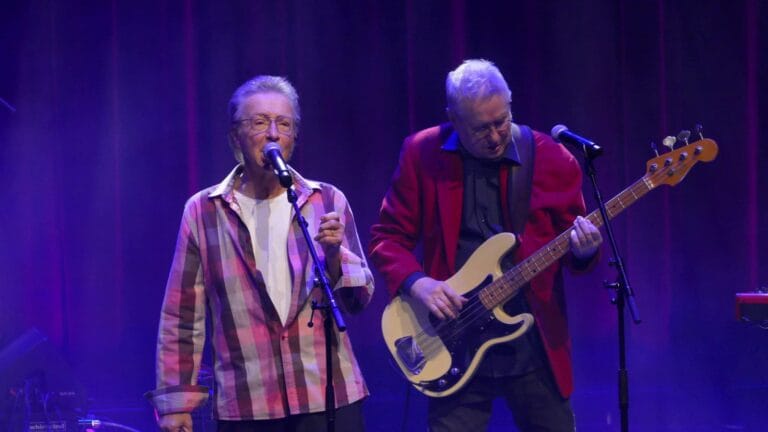 Kisu Jernström lavalla