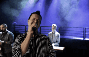 Sinitaivas Juhis laulaa