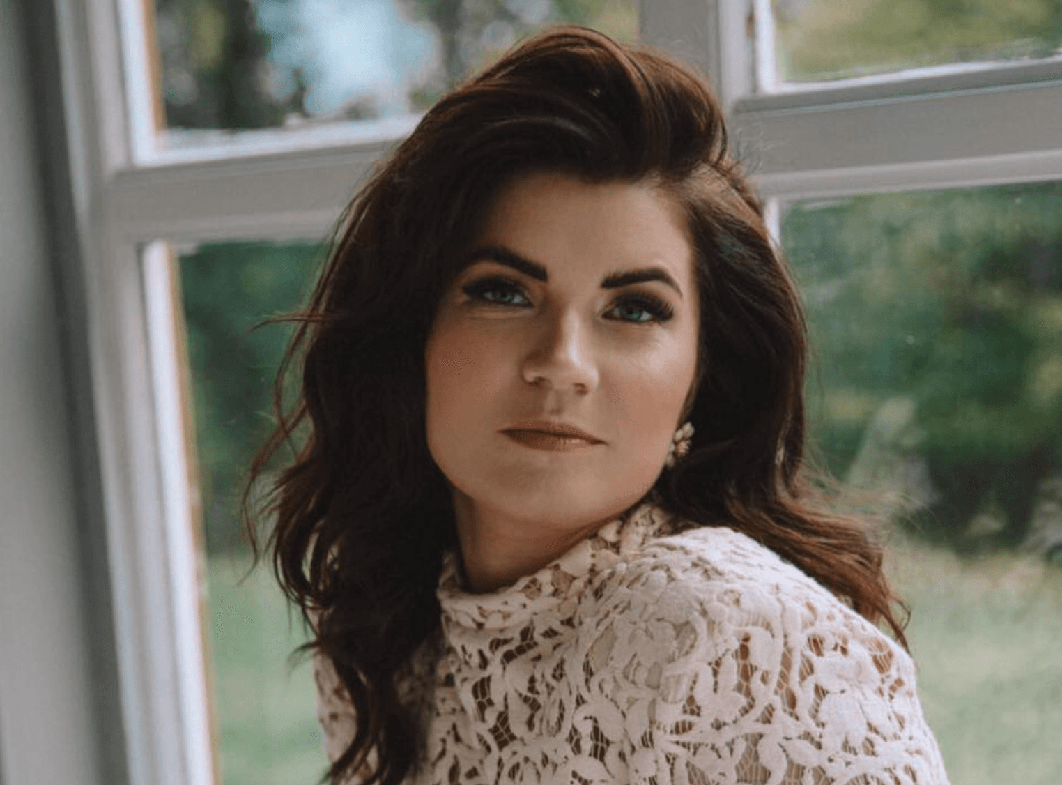 Suvi teräsniska menetti rakkaan mummonsa tänä päivänä  julkaisi hautakuvan | tanssiin Fi