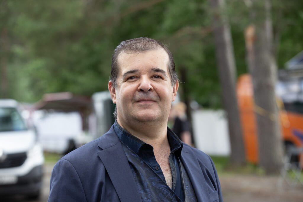 Lukijat minna saarinen ja juho backman selviä suosikkeja kiuruveden iskelmämestareiksi | tanssiin Fi