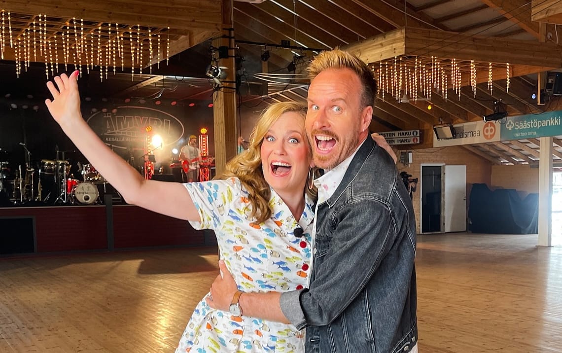 Puoli seiskan kesäilta Puoli seiskan kesäilta