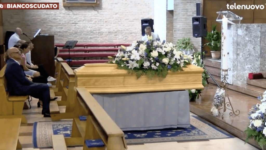 Umberto marcato haudattiin kirkkokansa yhtyi koskettavaan lauluun  katso kuvat ja video | tanssiin Fi