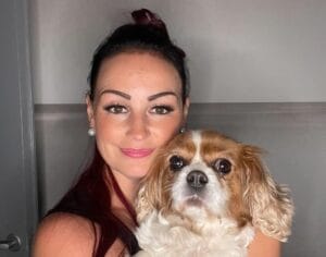 Pirita NIemenmaa ja Mampu-spanieli koira