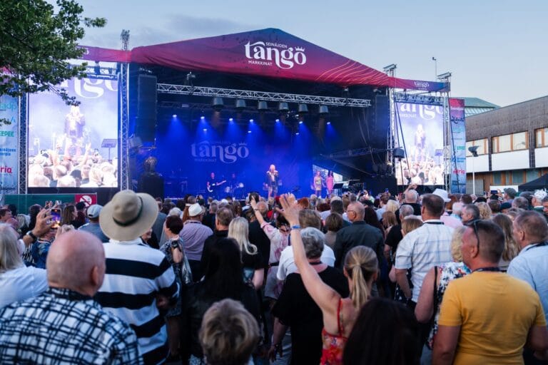 Tangot-Danny Retrojengi-La-13.7-67