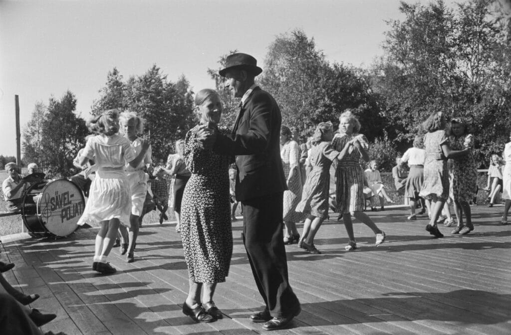 Tanssi Kuva Museovirasto Pekka Kyytinen