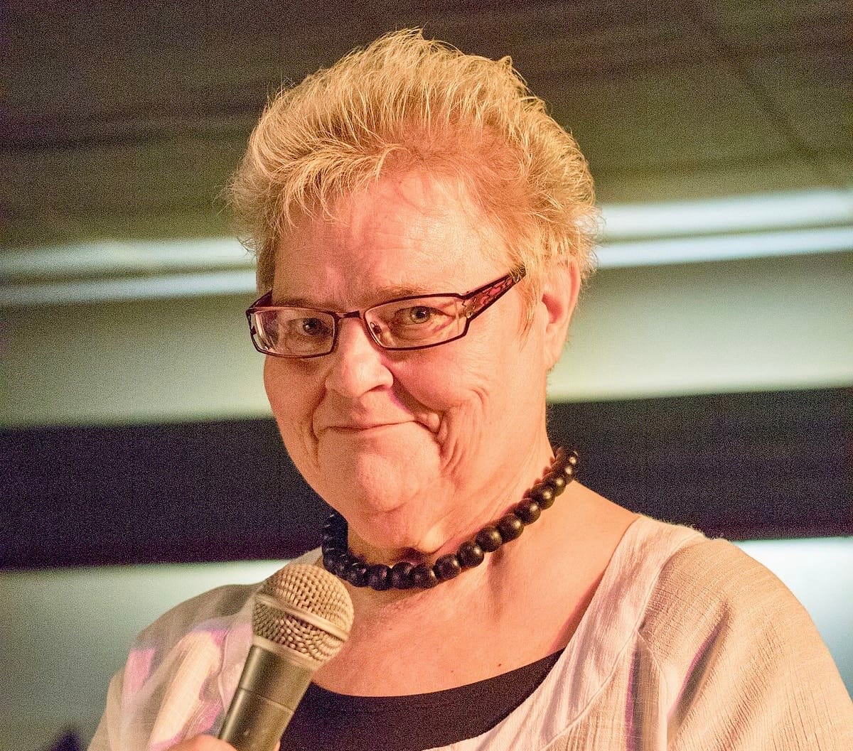 Arja havakka täyttää 80 ennen oli sileä naama ja vekkihame nyt on toisinpäin | tanssiin Fi