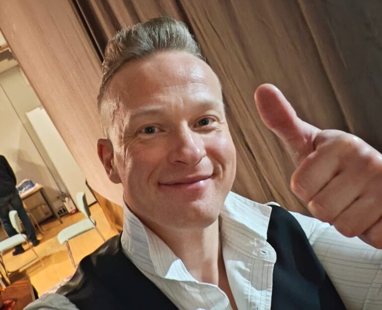 Teemu Ahtonen peukku