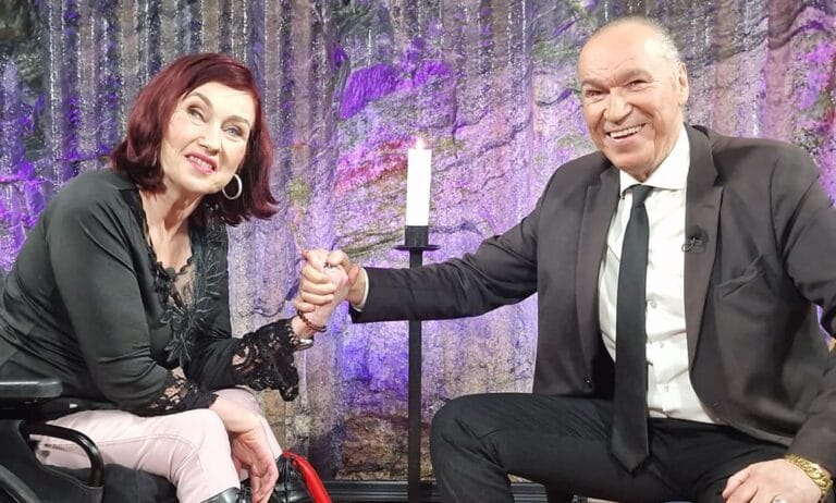 Ilkka Vainio ja Saija Varjus Kansan kappeli