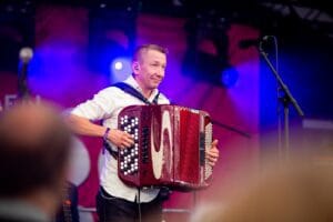 Simo silmu by kristaluoma tangokatu perjantai 4 | tanssiin Fi