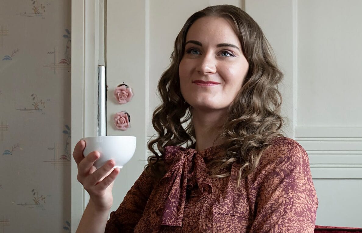 Miia laitinen laulaa ruususta sopii aikaan kun valo voittaa pimeyden | tanssiin Fi