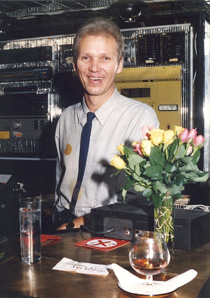 Kirja jorma kalevi poistui saattohoidosta  katseli viimeisenä iltanaan kyynelsilmin lastensa kuvia | tanssiin Fi