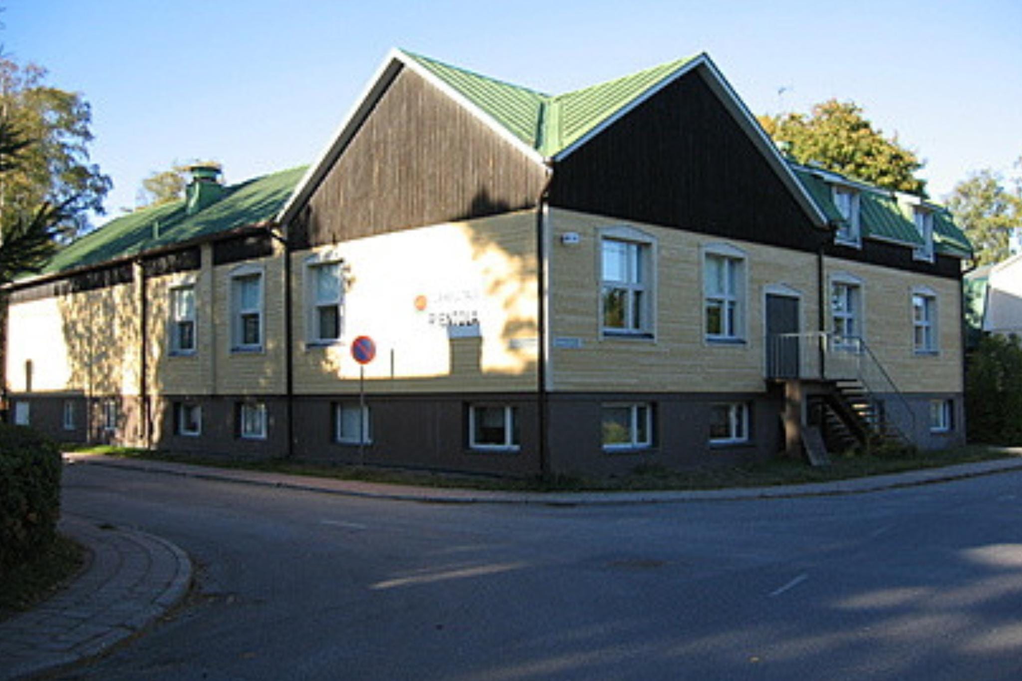 Rientola urheilutalo Rientolan urheilutalo | tanssit | tanssiin Fi