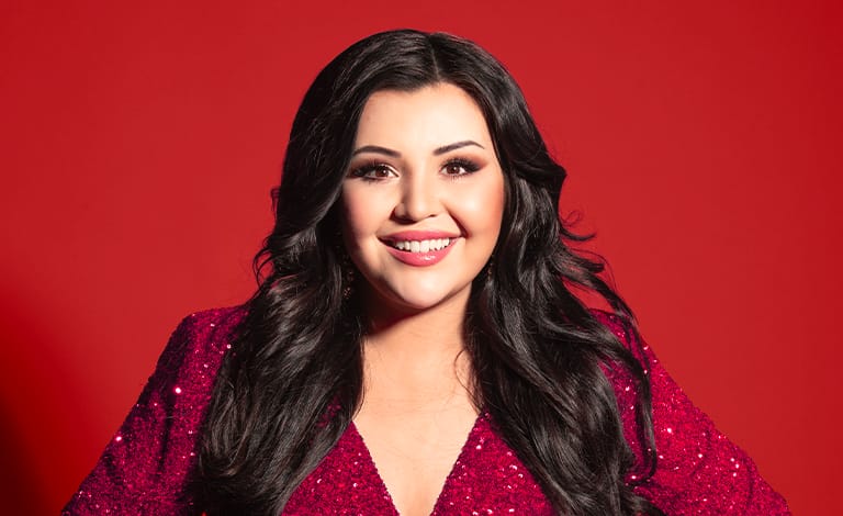 Diandra, joulu, hymy, kasvot 2025