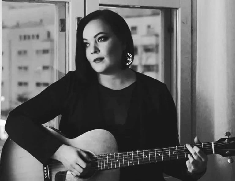 Suvi Karjula mv, kitara, vakava