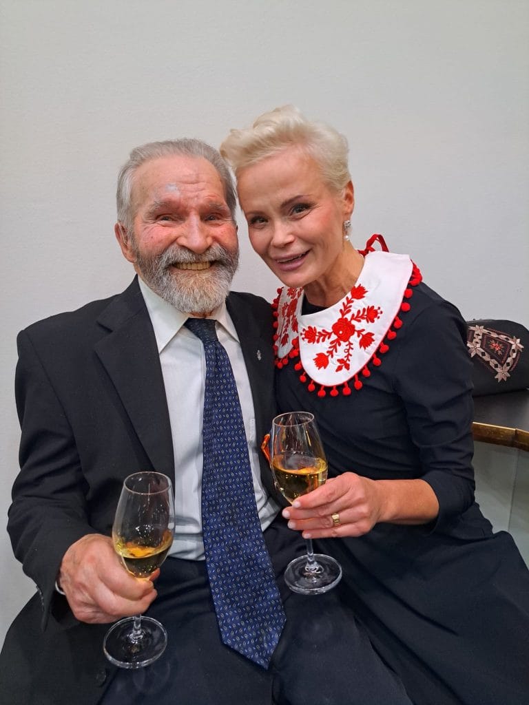 Huikea video sotaveteraani hannes 101 tanssi veteraanin iltahuudon | tanssiin Fi