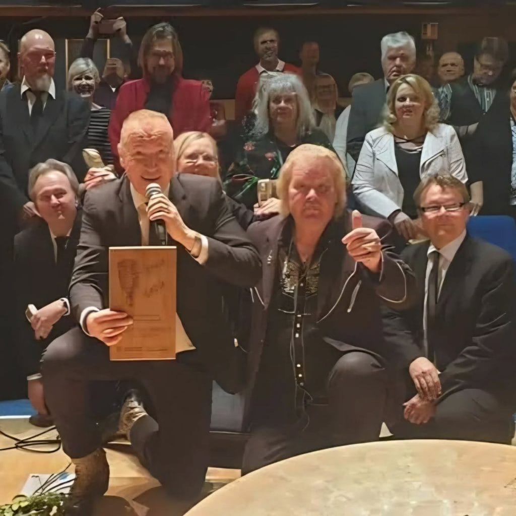 Ilkka Vainio ja Kulkuriveli Jami.webp Kulkuriveli jami hemmo on kuollut kari tapion sydänystävää muistellaan lämpimästi | tanssiin Fi