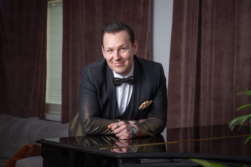 kari hirvonen tangokuningas kasvot poseeraus