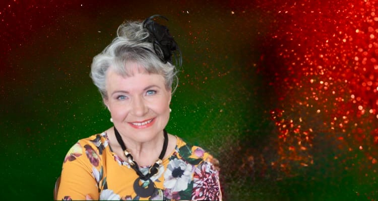 Laulaja tarja ylitalo poseeraa ja katso hymyillen kameraan Kuva 2025