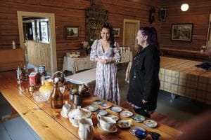 Suomen huutokauppakeisari kausi 18 jakso 08 heli palsanmaki saija tuupanen 02 kuvaaja mika heittola | tanssiin Fi