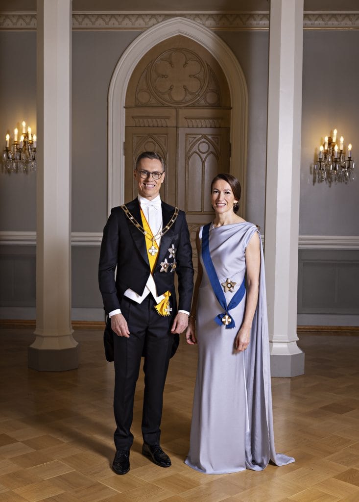 Katri helenalle huikea kunnianosoitus linnan juhlissa  kierrätysasu tv konsertista | tanssiin Fi