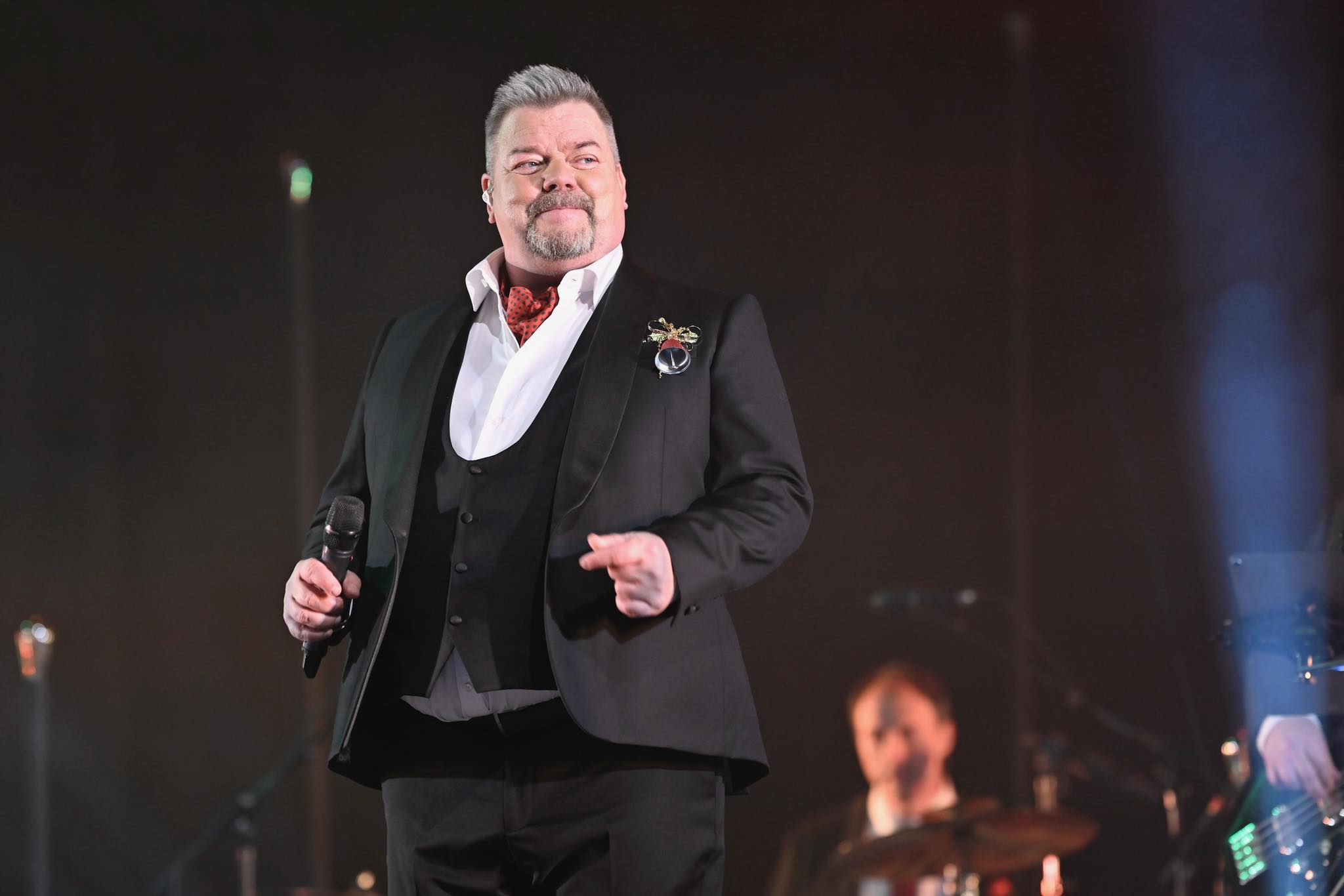 Jari sillanpää villitsi kirkkokansan laihian kohukonsertissa | tanssiin Fi