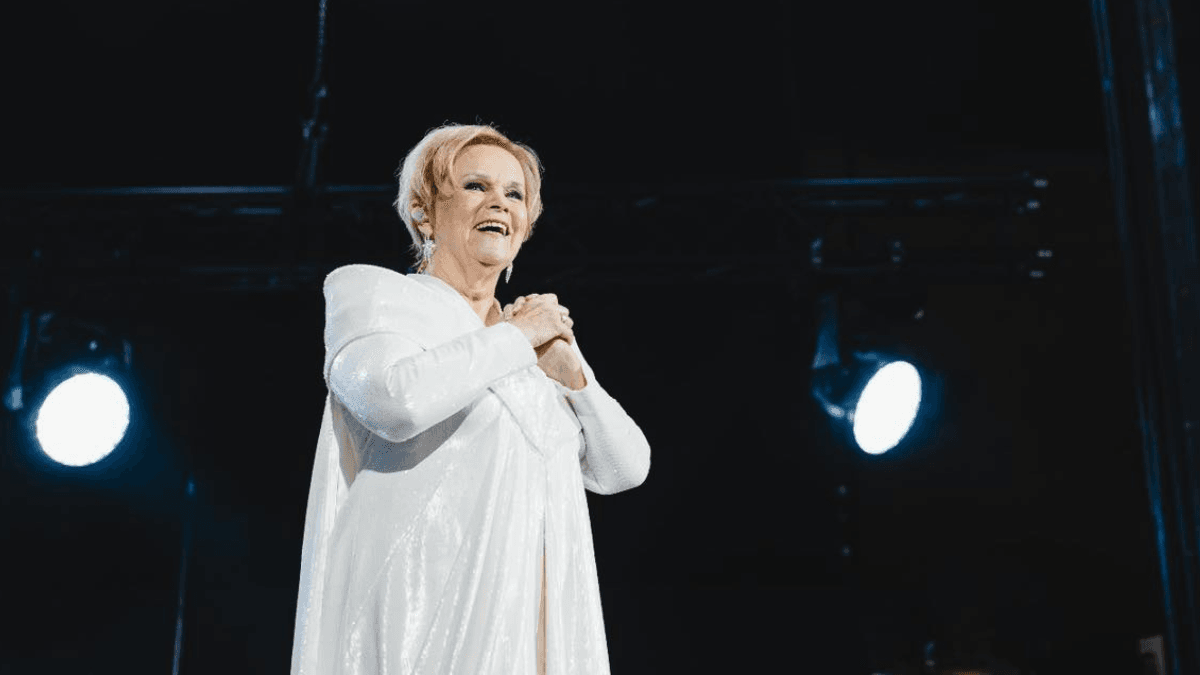 Näkökulma kun katri helena lauloi suomi oli taas hetken yhtä  oliko se viimeinen kerta | tanssiin Fi