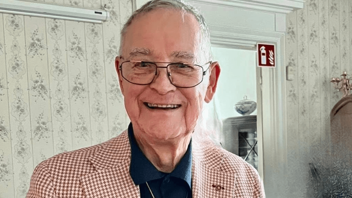 Lasse liemola sai kutsun linnan juhliin  iskelmälegenda ilahtui | tanssiin Fi