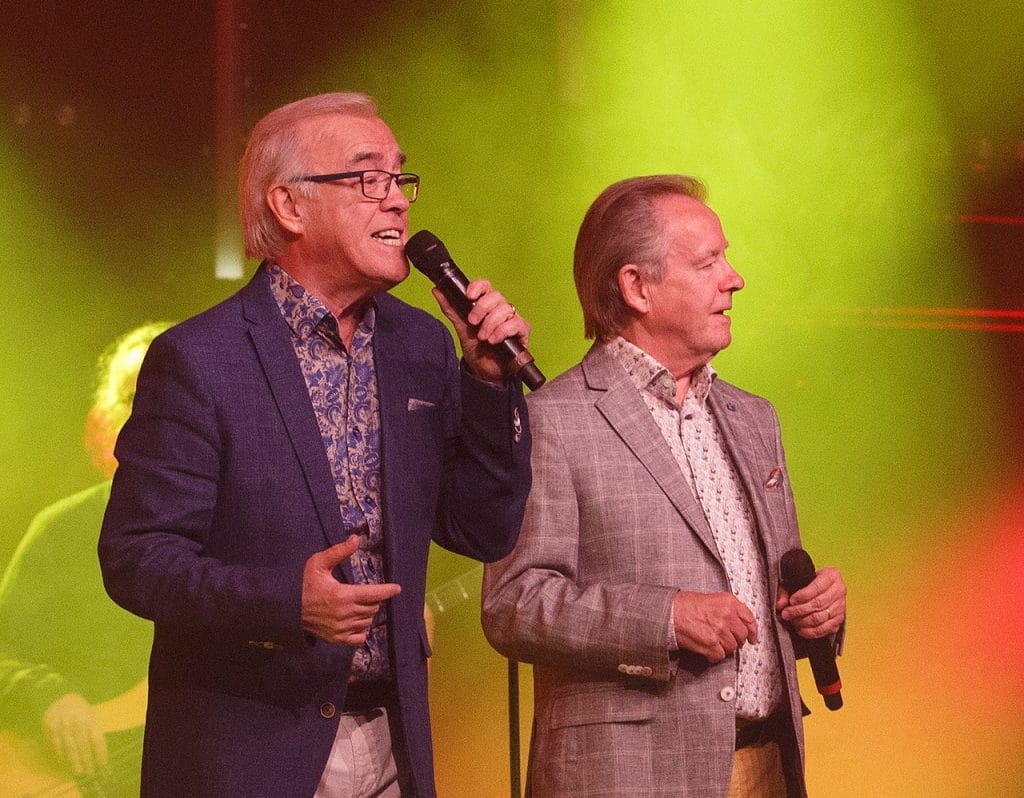 Matti ja Teppo esiintyvät lavalla Kiuruvden iskelmäviikolla, kuva 2019