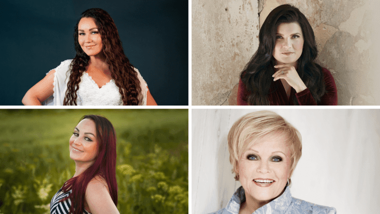 Nelikuvakollaasi vuoden 2025 suosituimmista naisartisteista: Saija Tuupanen, Suvi Teräsniska, Pirita Niemenmaa ja Katri Helena poseeraavat omissa promokuvissaan.