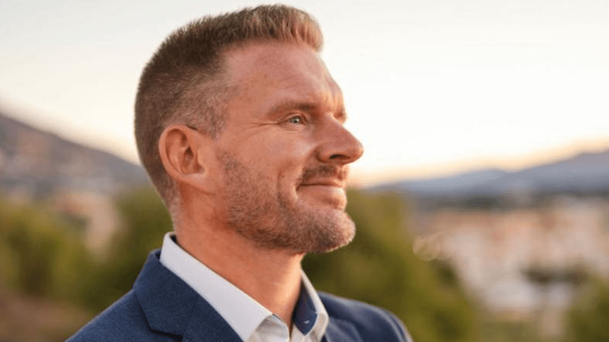 Laulaja ville rannila tukehtui pähkinään ja menetti tajuntansa fuengirolassa  puolison nopea toiminta pelasti | tanssiin Fi