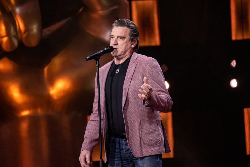 kalle jussila the voice senior lavasteissa tv:ssä 2022