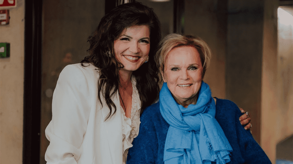 Suvi teräsniska hurautti katri helenan pihaan jäätelölle | tanssiin Fi