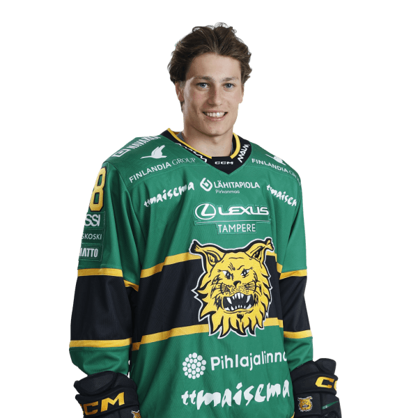 Jääkiekkoiija timi teuho markkola ilveksen paidassa