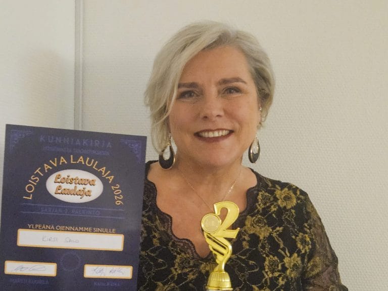 Kirsi Salo Kuulovammainen kirsi 51 on yksikorvainen laulaja kun laulan unohdan kaiken muun | tanssiin Fi