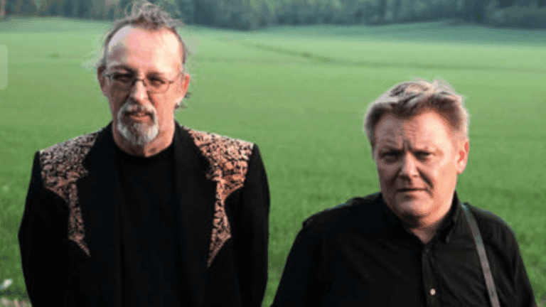 Topi Sorsakoski ja Esa Pulliainen 2007 Esa pulliainen yllättää agents levytti topi klassikot uudelleen | tanssiin Fi