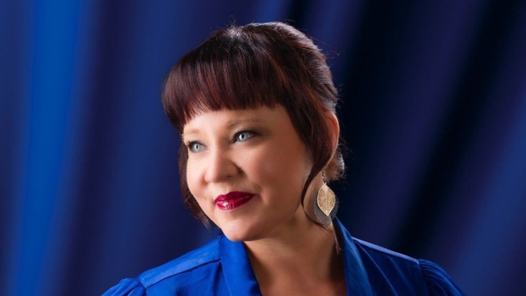 Hanna hirvonen levytti paula koivuniemen klassikon  kiittää tangolla tukijoitaan | tanssiin Fi