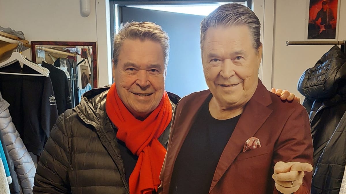 Markku aro 76 täydessä iskussa  harvinaiset kuvat ja video hittikiertueen treeneistä | tanssiin Fi