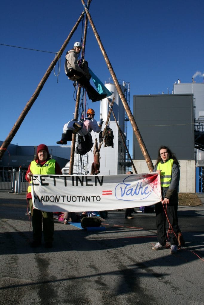 Aki samuli tulistui elokapinalle rikollista ja naurettavaa | tanssiin Fi
