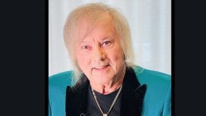 Danny rusetti kaulassa jotain isoa on tapahtumassa | tanssiin Fi