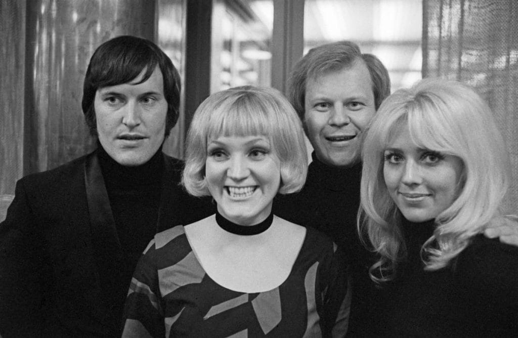 Irma tapio 80 on suomen toiseksi eniten levyttänyt laulaja  selvisi sydäninfarktista | tanssiin Fi