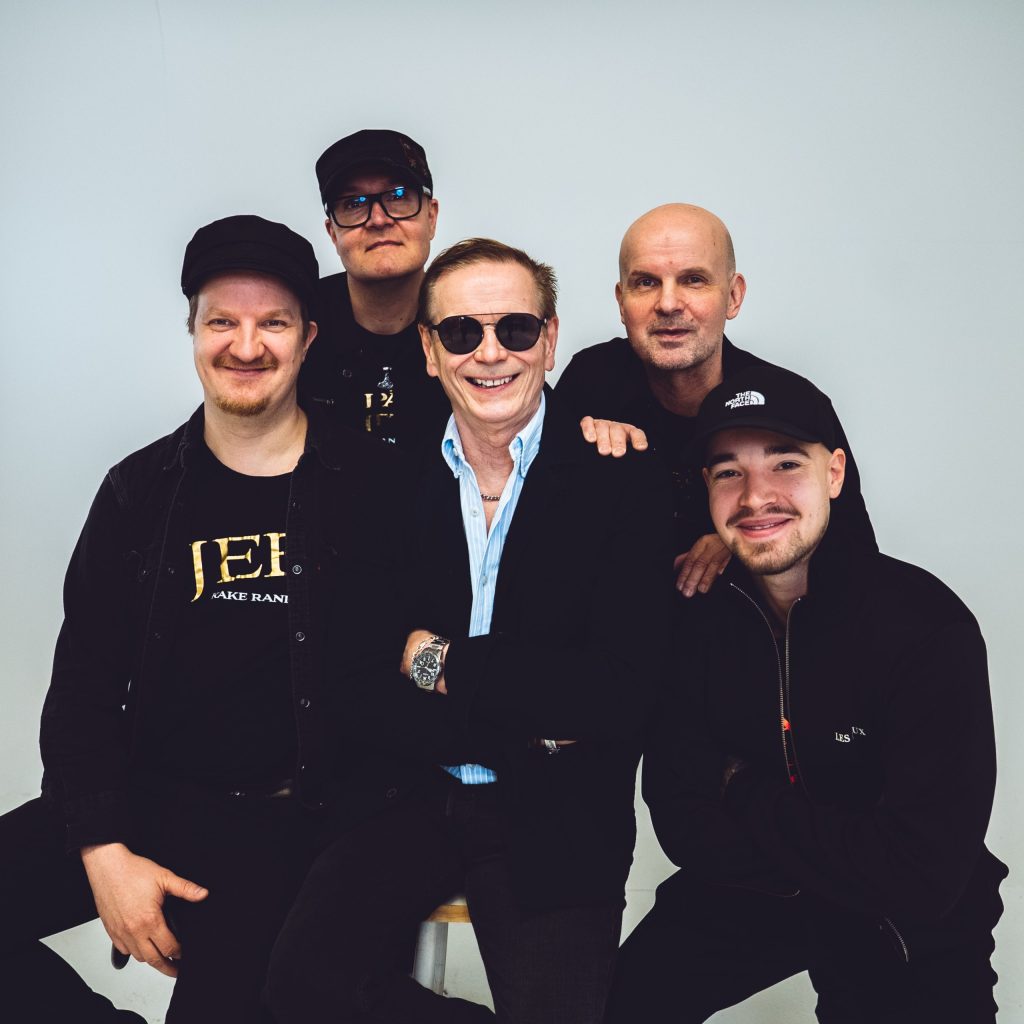 Kake randelin iloinen yllätys | tanssiin Fi
