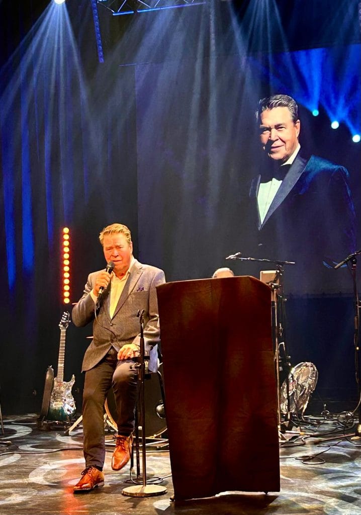Yllättävä välikohtaus markku aron konsertissa järjestysmies apuun  kuvat | tanssiin Fi