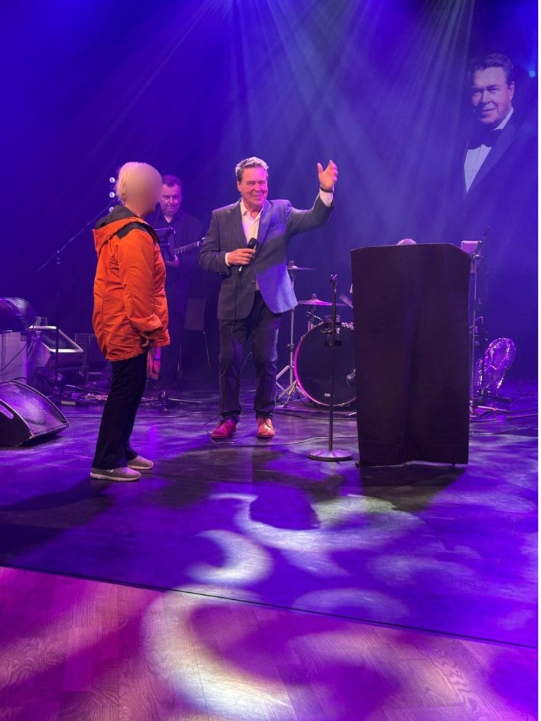 Yllättävä välikohtaus markku aron konsertissa järjestysmies apuun  kuvat | tanssiin Fi