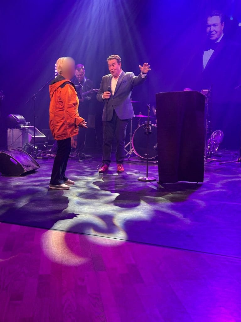 Yllättävä välikohtaus markku aron konsertissa järjestysmies apuun  kuvat | tanssiin Fi