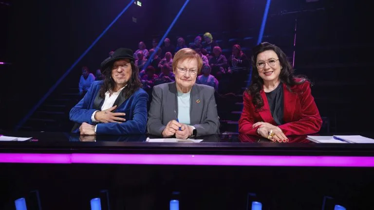 Yllätys presidentti tarja halonen tuomaroi tvssä rakkauslauluja äitienpäivän kunniaksi | tanssiin Fi